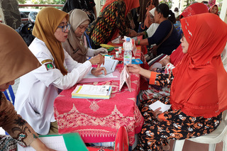 <!-- THEME DEBUG -->
<!-- THEME HOOK: 'field' -->
<!-- FILE NAME SUGGESTIONS:
   ▪️ field--node--title--news-and-events.html.twig
   ✅ field--node--title.html.twig
   ▪️ field--node--news-and-events.html.twig
   ▪️ field--title.html.twig
   ▪️ field--string.html.twig
   ▪️ field.html.twig
-->
<!-- 💡 BEGIN CUSTOM TEMPLATE OUTPUT from 'themes/custom/whokap/templates/field/field--node--title.html.twig' -->
Strengthening collaborative linkages for better NCD Interventions in Indonesia
<!-- END CUSTOM TEMPLATE OUTPUT from 'themes/custom/whokap/templates/field/field--node--title.html.twig' -->