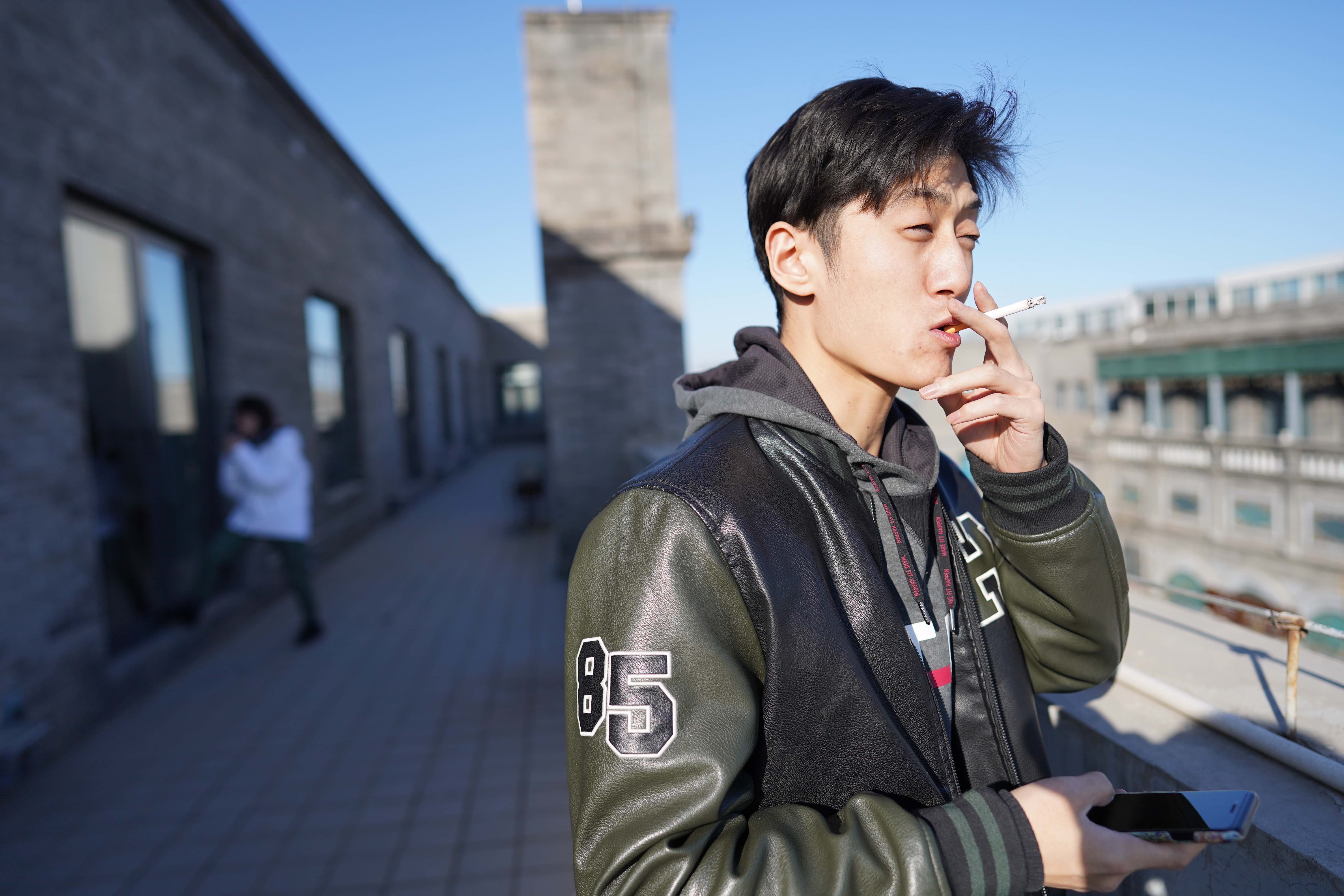 Tobacco and waterpipe use increases the risk of COVID-19