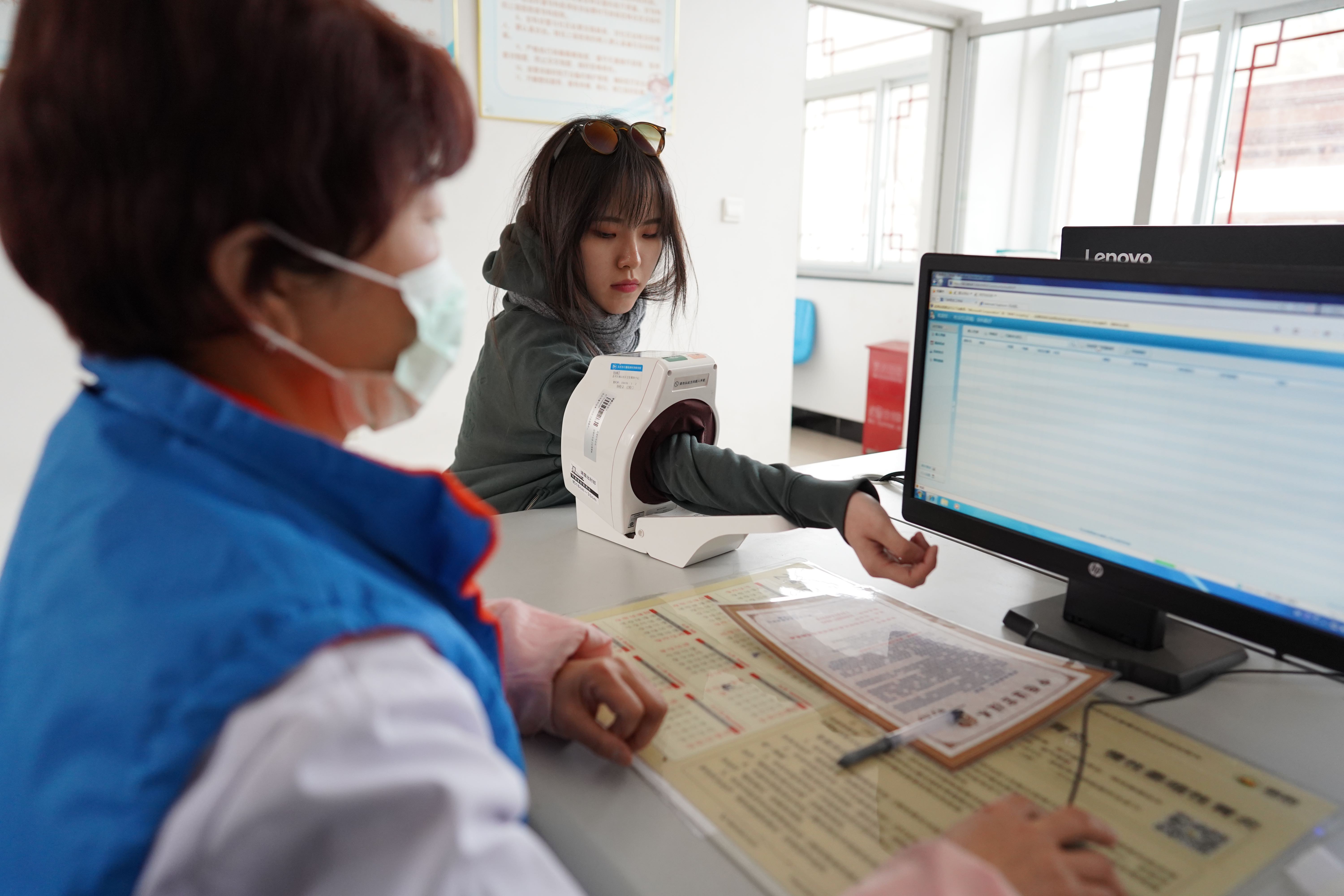 <!-- THEME DEBUG -->
<!-- THEME HOOK: 'field' -->
<!-- FILE NAME SUGGESTIONS:
   ▪️ field--node--title--pin.html.twig
   ✅ field--node--title.html.twig
   ▪️ field--node--pin.html.twig
   ▪️ field--title.html.twig
   ▪️ field--string.html.twig
   ▪️ field.html.twig
-->
<!-- 💡 BEGIN CUSTOM TEMPLATE OUTPUT from 'themes/custom/whokap/templates/field/field--node--title.html.twig' -->
WHO NCD Progress Monitor 2020 
<!-- END CUSTOM TEMPLATE OUTPUT from 'themes/custom/whokap/templates/field/field--node--title.html.twig' -->